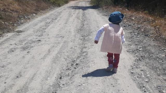 Türkiye'nin en kısa boylu kadını, köyüne yol istedi